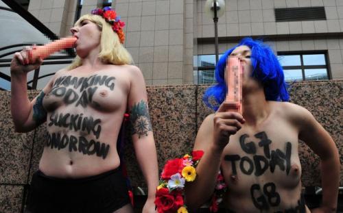 FEMEN G7'yi böyle protesto etti!